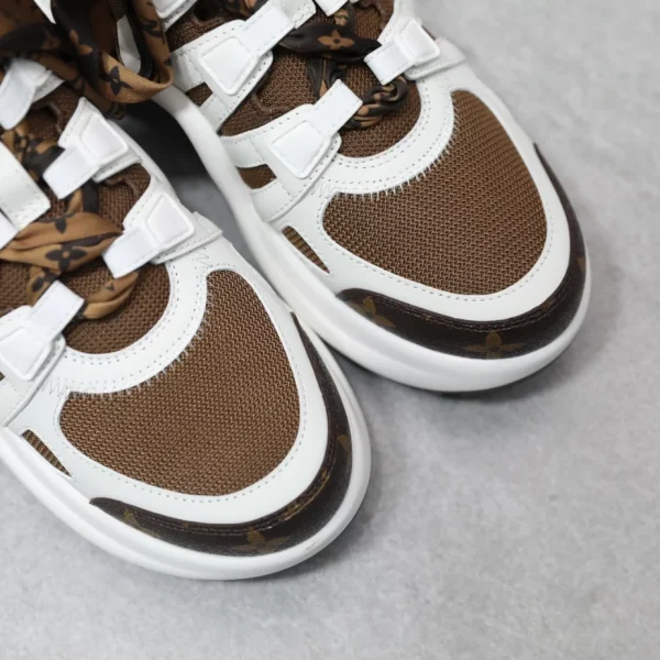 LV ARCHLIGHT SNEAKER – LSVM012