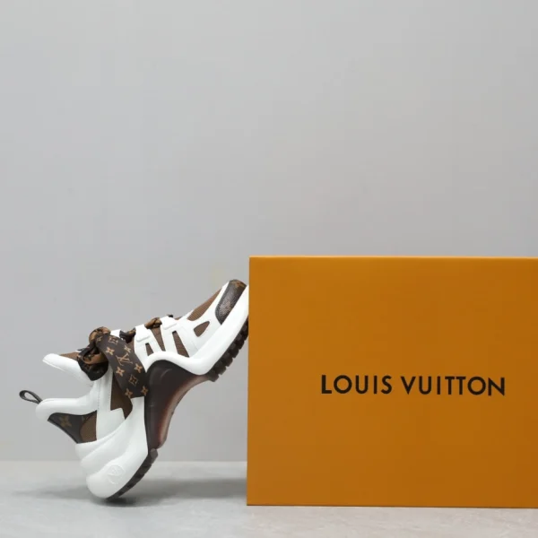 LV ARCHLIGHT SNEAKER – LSVM012