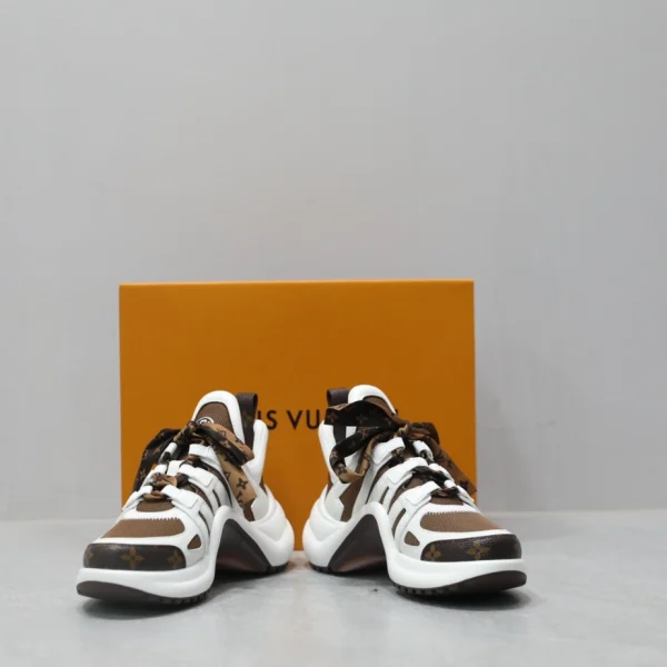 LV ARCHLIGHT SNEAKER – LSVM012