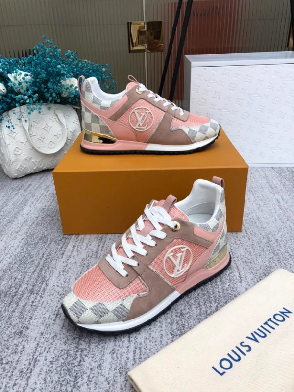 LV RUN AWAY SNEAKER – LSVM057