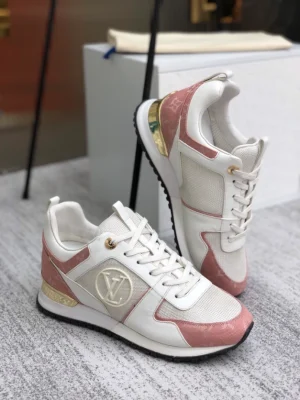 LV RUN AWAY SNEAKER – LSVM059