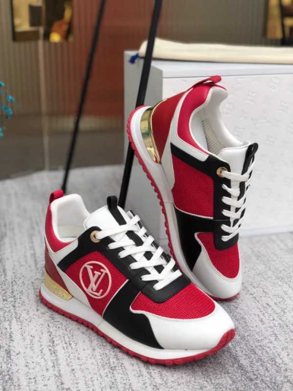 LV RUN AWAY SNEAKER – LSVM060