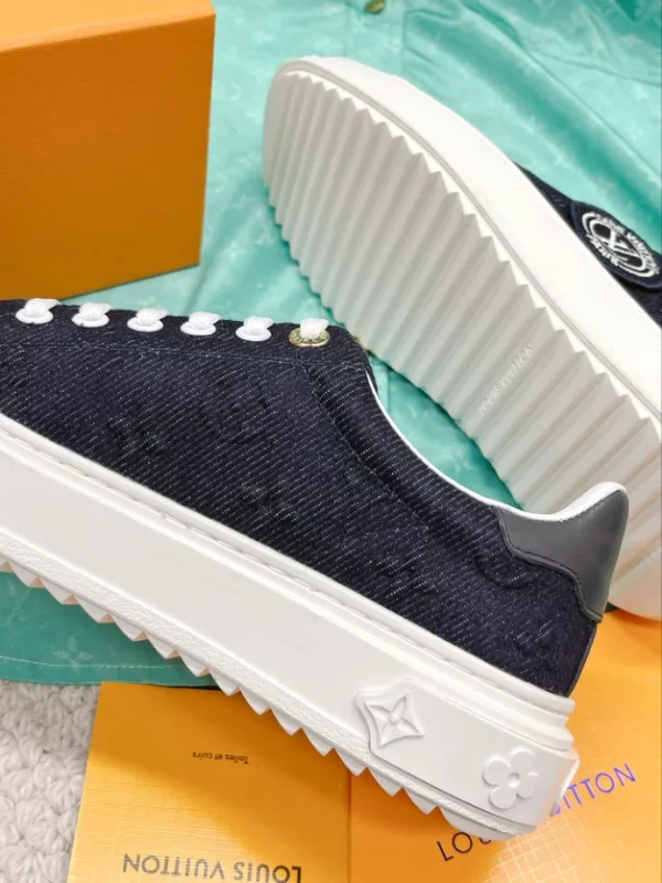 LV TIME OUT SNEAKER – LSVM028