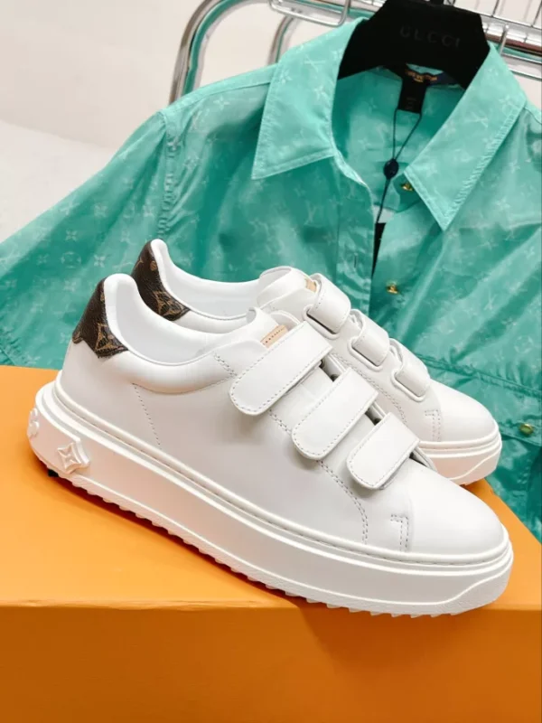 LV TIME OUT SNEAKER – LSVM029