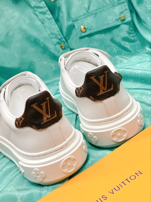 LV TIME OUT SNEAKER – LSVM029