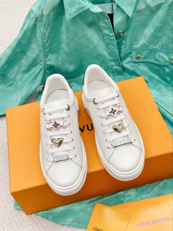 LV TIME OUT SNEAKER – LSVM032