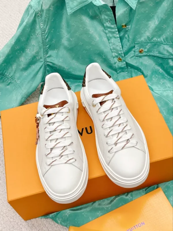 LV TIME OUT SNEAKER – LSVM033