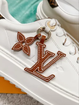 LV TIME OUT SNEAKER – LSVM033