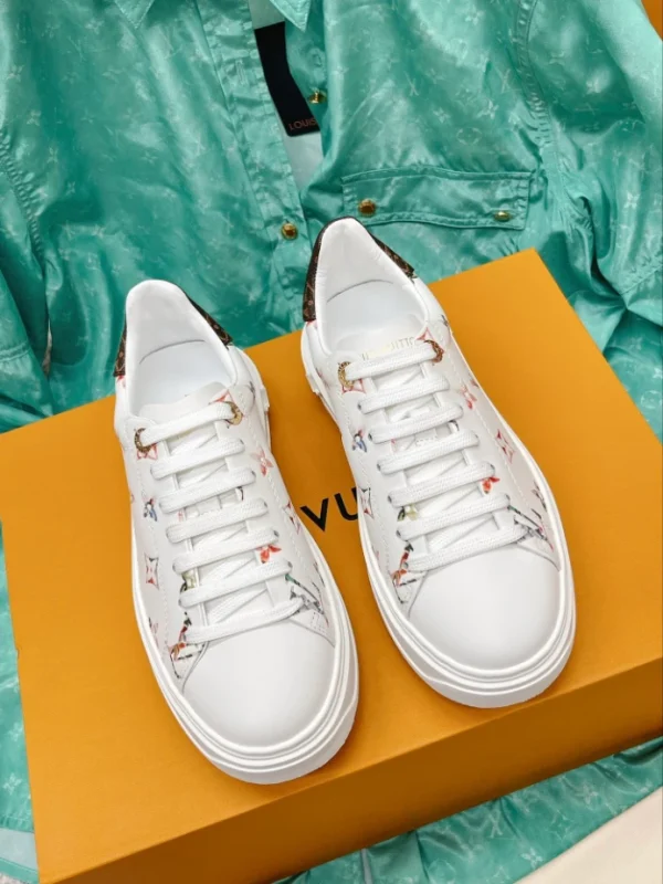 LV TIME OUT SNEAKER – LSVM034