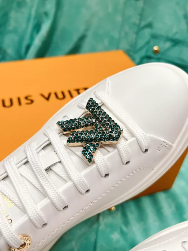 LV TIME OUT SNEAKER – LSVM037