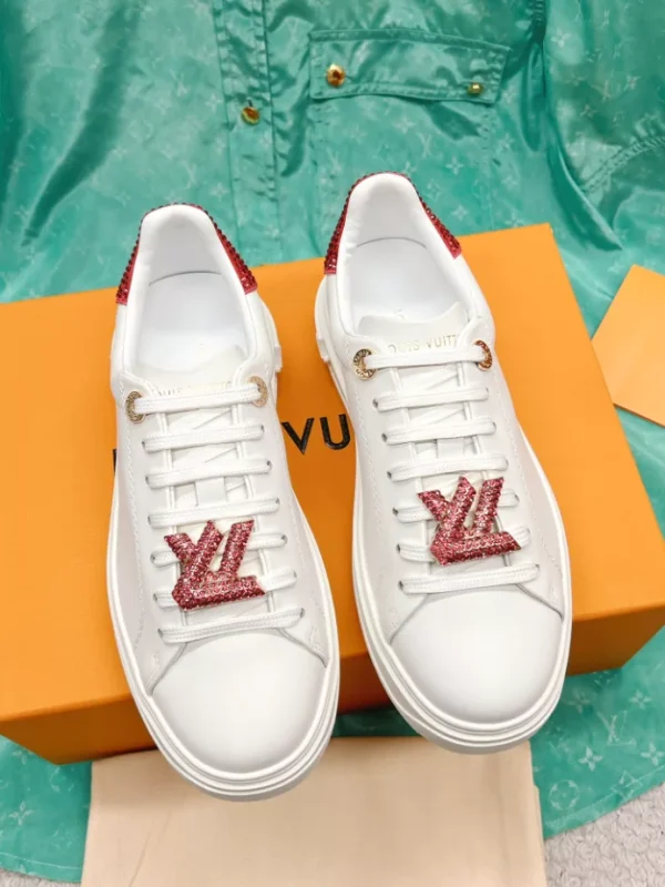 LV TIME OUT SNEAKER – LSVM038