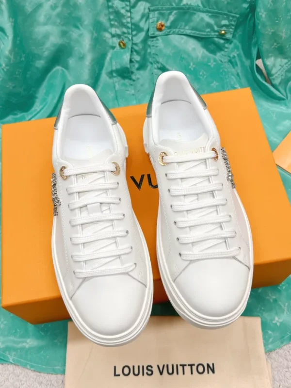 LV TIME OUT SNEAKER – LSVM039