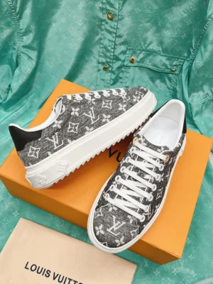 LV TIME OUT SNEAKER – LSVM041