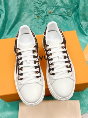 LV TIME OUT SNEAKER – LSVM043