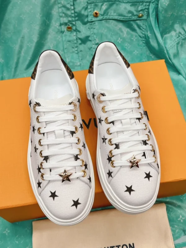 LV TIME OUT SNEAKER – LSVM044