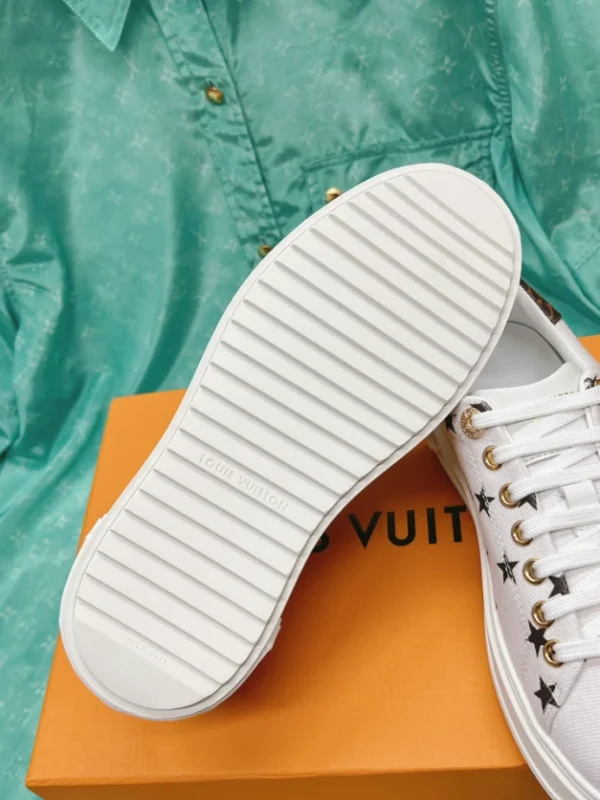 LV TIME OUT SNEAKER – LSVM044