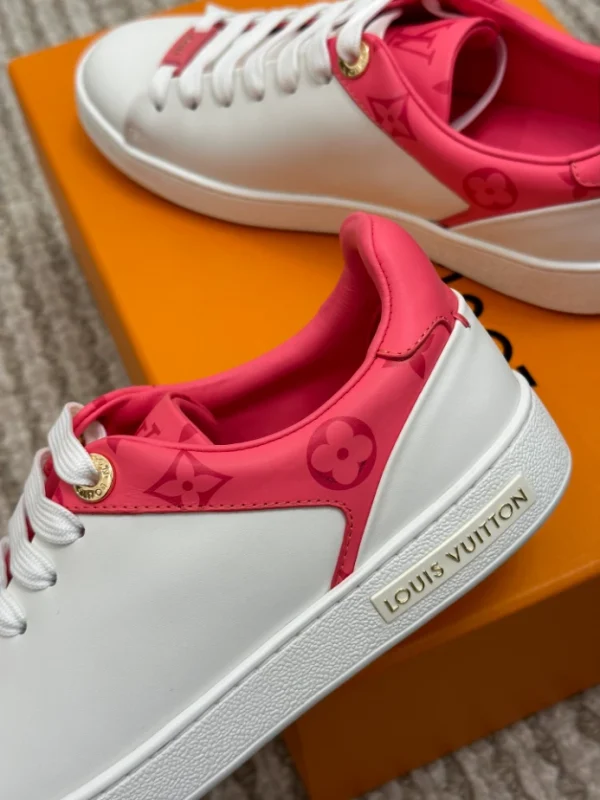 LV TIME OUT SNEAKER – LSVM047