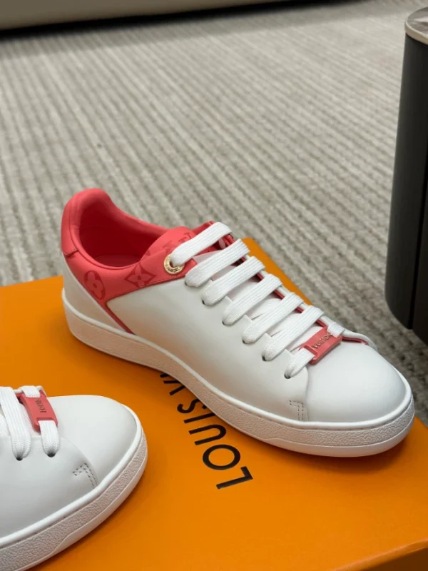 LV TIME OUT SNEAKER – LSVM047