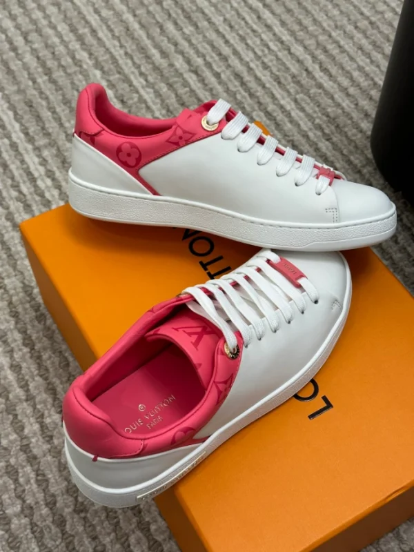 LV TIME OUT SNEAKER – LSVM047