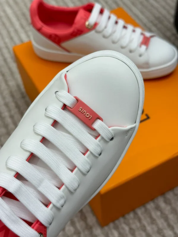 LV TIME OUT SNEAKER – LSVM047