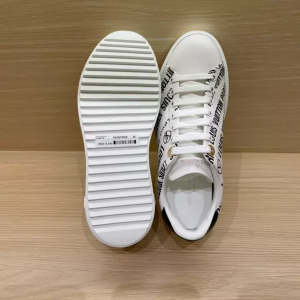 LV TIME OUT SNEAKER – LSVM052