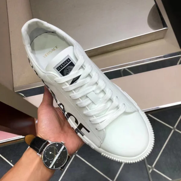 VERSACE GRECA LOGO SNEAKERS - VS63