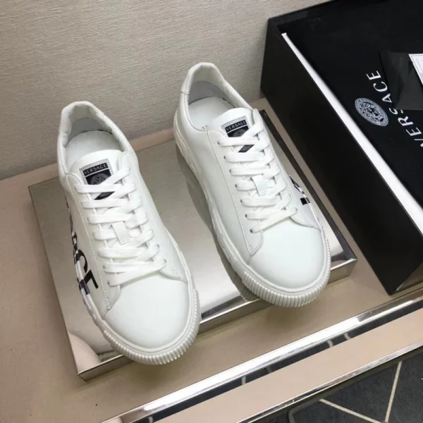 VERSACE GRECA LOGO SNEAKERS - VS63