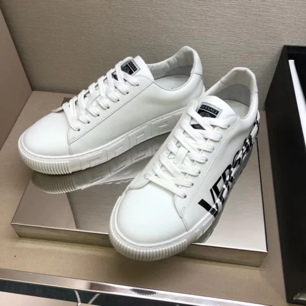 VERSACE GRECA LOGO SNEAKERS - VS63