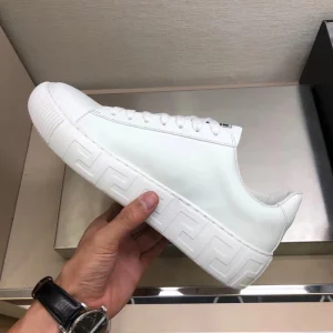 VERSACE GRECA LOW TOP SNEAKERS - VS58