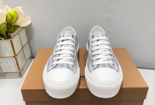 BURBERRY CHECK COTTON SNEAKERS - BBR127