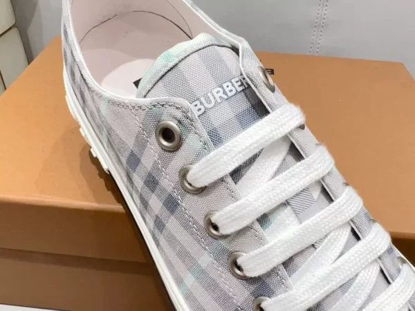 BURBERRY CHECK COTTON SNEAKERS - BBR127