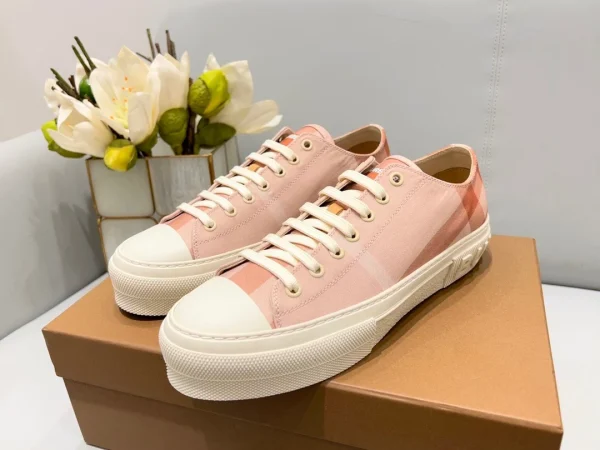 BURBERRY CHECK COTTON SNEAKERS - BBR128