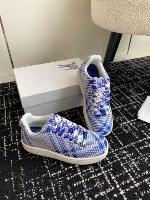 BURBERRY CHECKED KNITTED SNEAKERS - BBR101