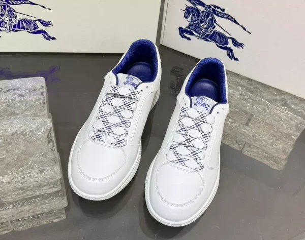 BURBERRY LEATHER STOCK SNEAKERS IN WHITE - BBR091