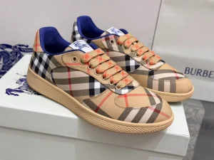 BURBERRY TERRACE CHECK SNEAKERS - BBR093