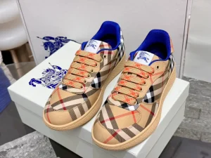 BURBERRY TERRACE CHECK SNEAKERS - BBR093