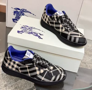 BURBERRY TERRACE CHECK SNEAKERS - BBR094