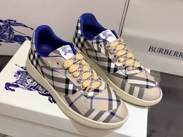 BURBERRY TERRACE CHECK SNEAKERS - BBR095