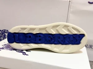 BURBERRY TERRACE CHECK SNEAKERS - BBR095