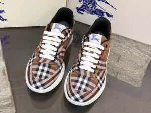 BURBERRY TERRACE CHECK SNEAKERS - BBR106