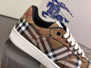 BURBERRY TERRACE CHECK SNEAKERS - BBR106