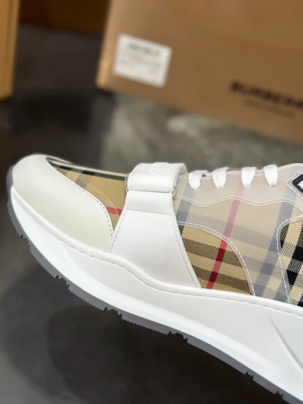 BURBERRY VINTAGE CHECK SNEAKERS - BBR107