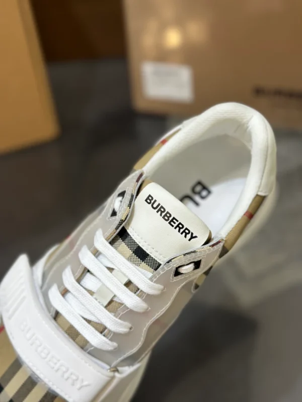 BURBERRY VINTAGE CHECK SNEAKERS - BBR107