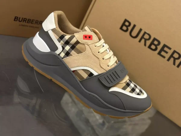 BURBERRY VINTAGE CHECK SNEAKERS - BBR108