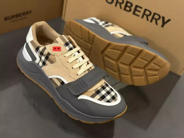 BURBERRY VINTAGE CHECK SNEAKERS - BBR108