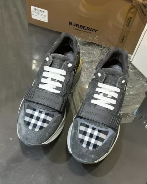 BURBERRY VINTAGE CHECK SNEAKERS - BBR110