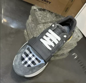 BURBERRY VINTAGE CHECK SNEAKERS - BBR110