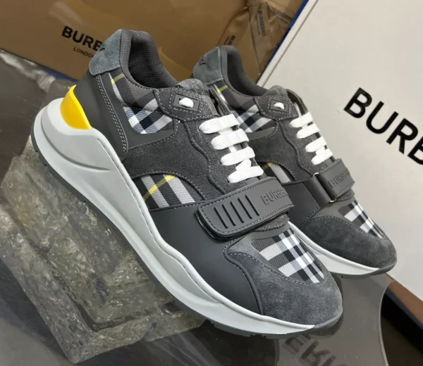 BURBERRY VINTAGE CHECK SNEAKERS - BBR110