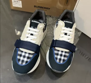 BURBERRY VINTAGE CHECK SNEAKERS - BBR111