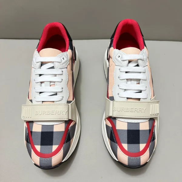 BURBERRY VINTAGE CHECK SNEAKERS - BBR112